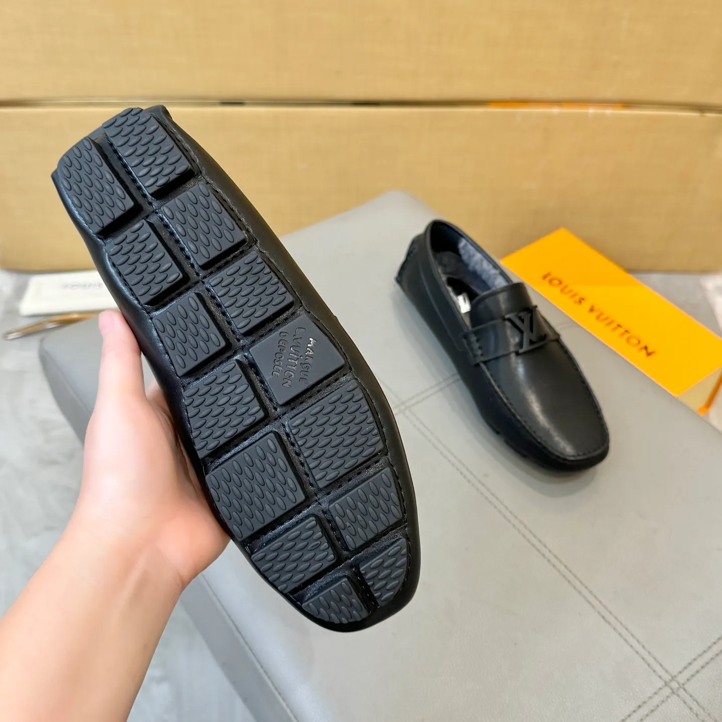 Factory price: 460💰【LV】Autumn and winter style fur integrated 2025 men's beanie shoes (top version on the market) calfskin ➕real wool lining original packaging. Size: 38-45
